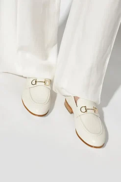 FERRAGAMO kremowy Buty ‘Ottone’ typu ‘loafers’