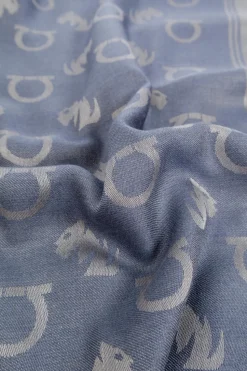 FERRAGAMO NIEBIESKI Szal z monogramem