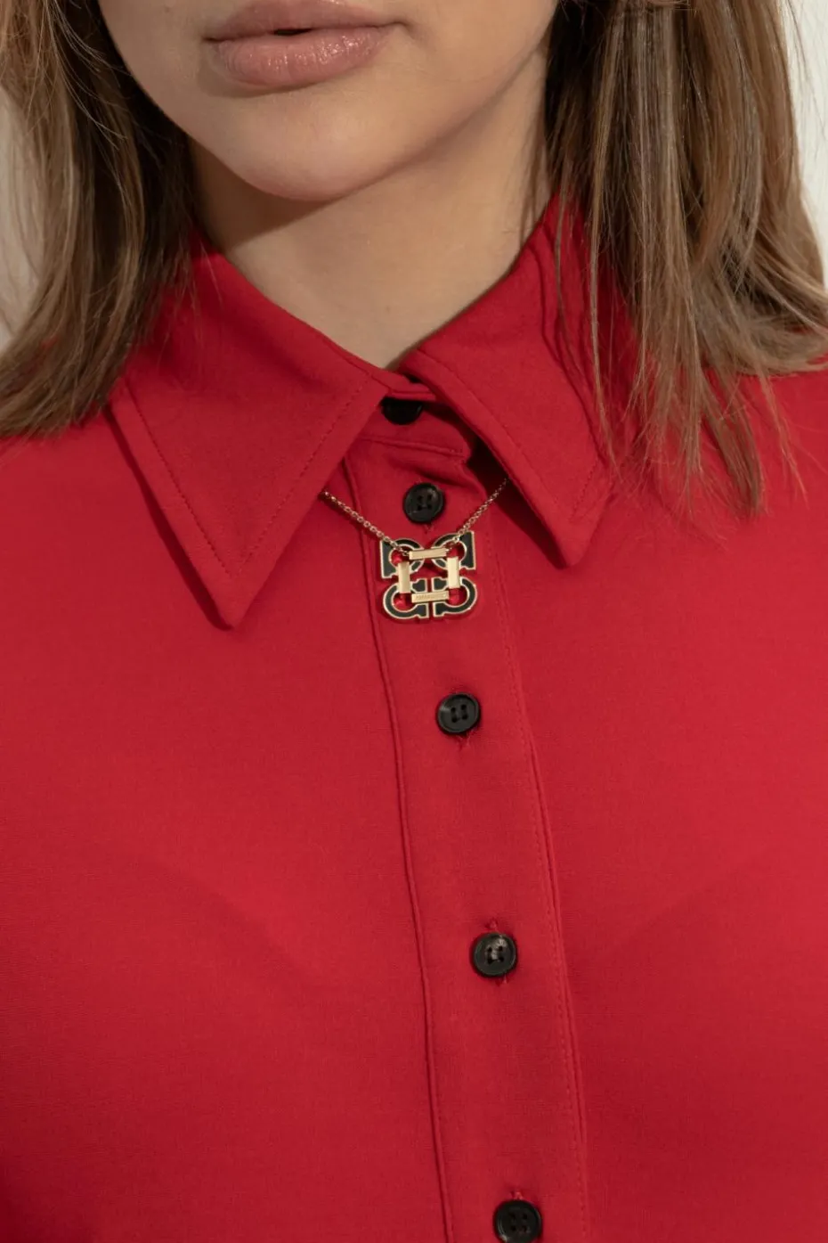 FERRAGAMO ZŁOTY Naszyjnik z zawieszą w kształcie logo