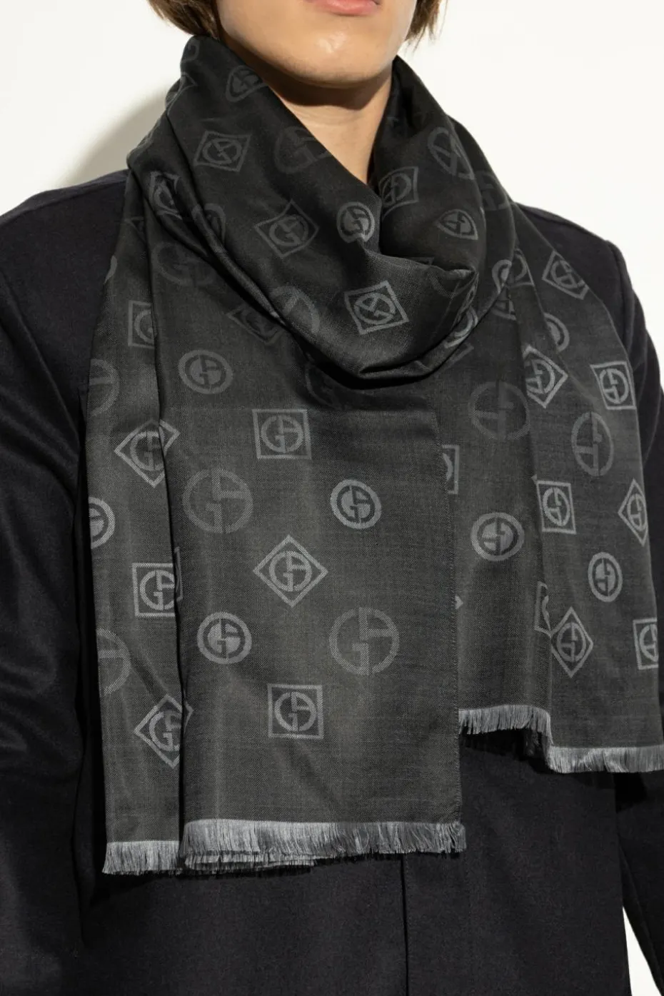 Giorgio Armani SZARY Jedwabny szal