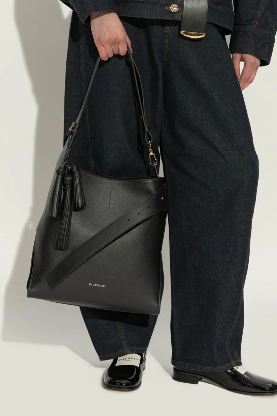 Givenchy CZARNY Skórzana torba na ramię