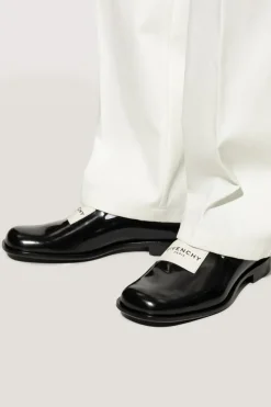 Givenchy CZARNY Skórzane buty z logo