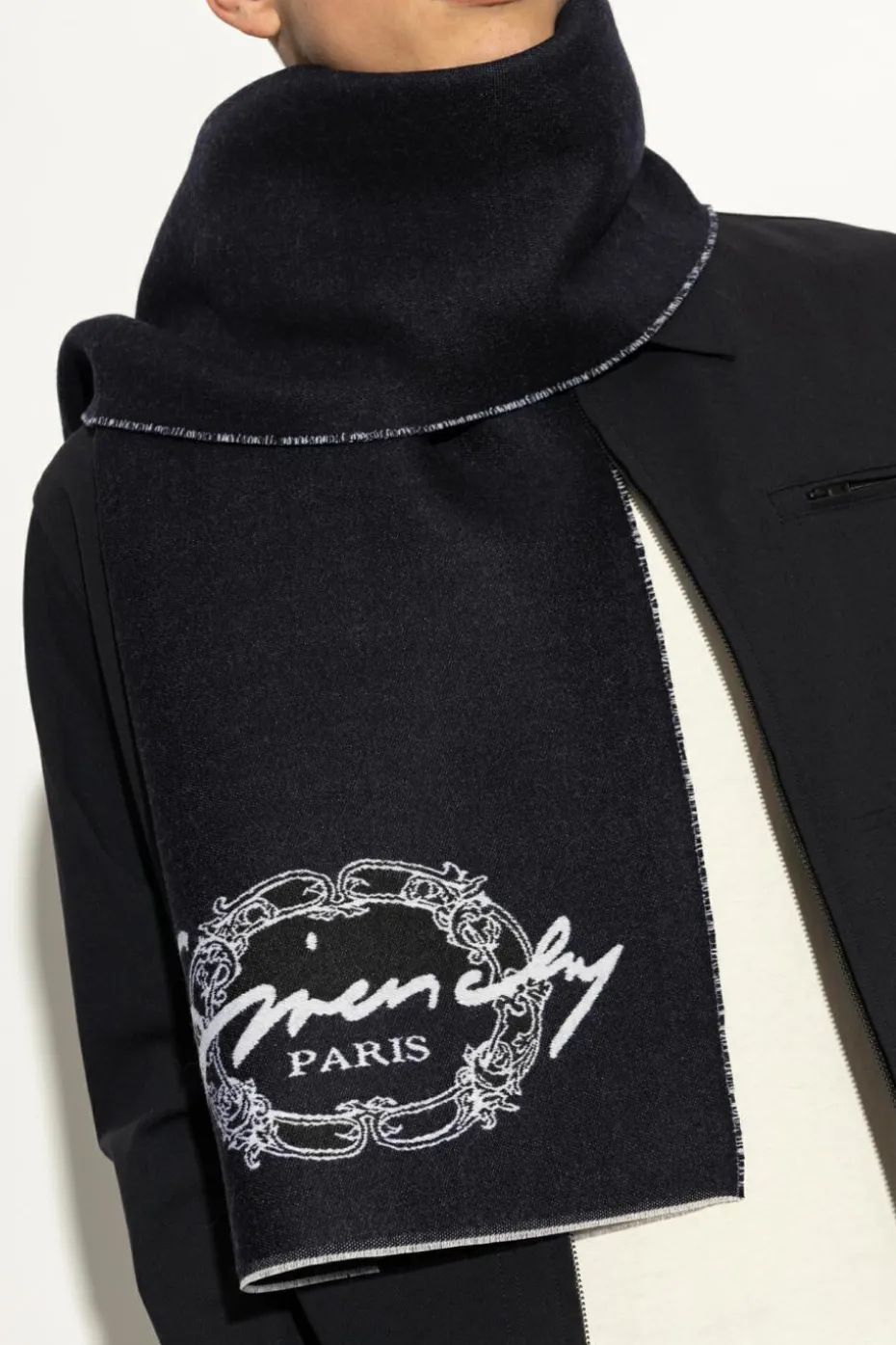 Givenchy CZARNY Szal z logo