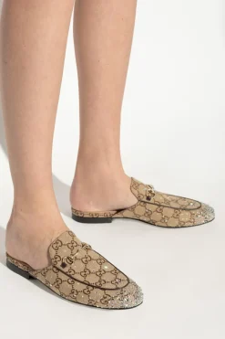 Gucci beżowy Klapki z monogramem