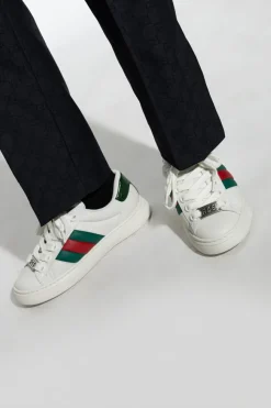 Gucci BIAŁY Buty sportowe z paskiem `Web`