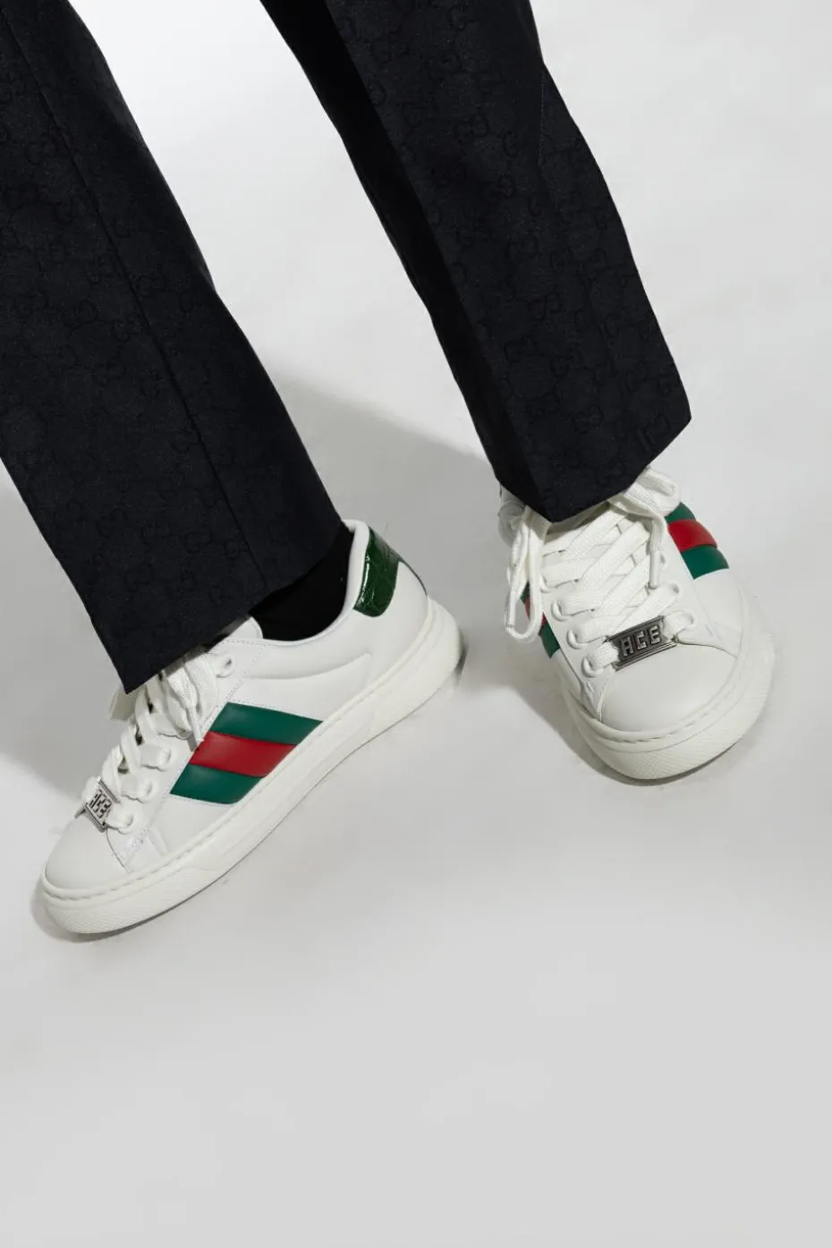 Gucci BIAŁY Buty sportowe z paskiem `Web`
