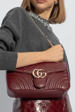 Gucci BORDO Pikowana torba na ramię ‘GG Marmont Small’