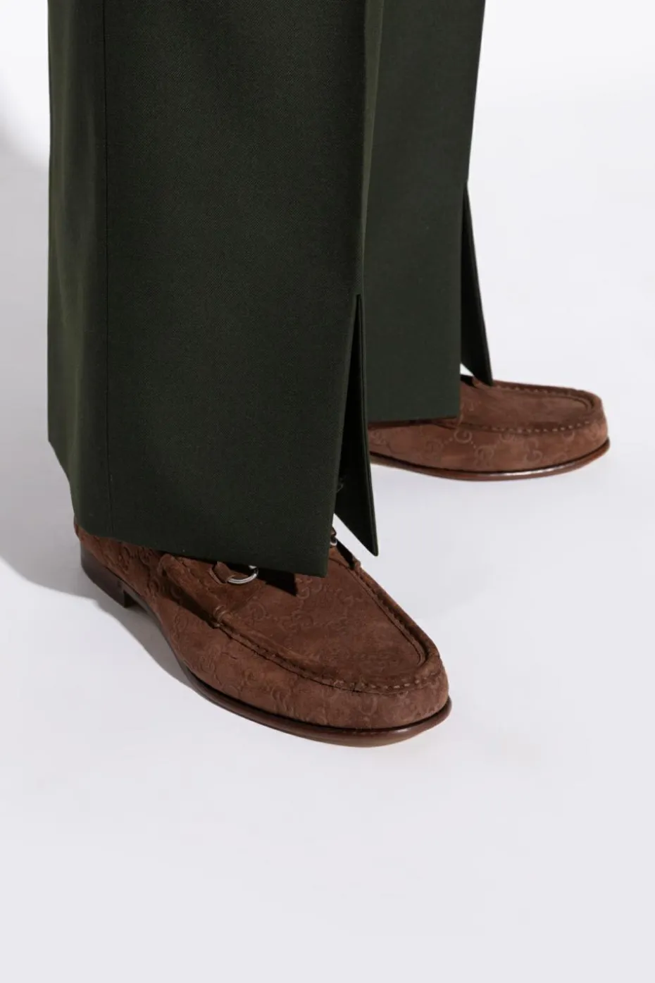 Gucci BRĄZOWY Zamszowe buty typu `loafers`