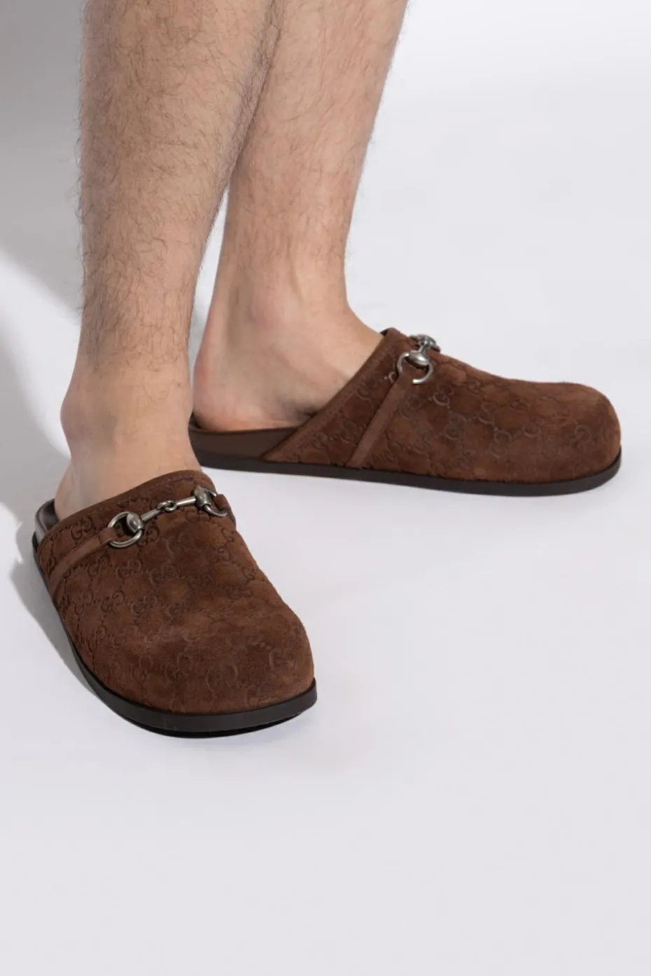 Gucci BRĄZOWY Zamszowe klapki