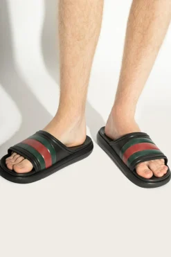 Gucci CZARNY Klapki z logo