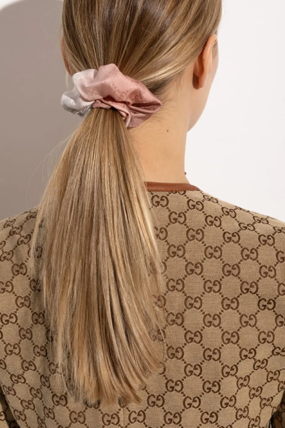 Gucci RÓŻOWY Jedwabna gumka do włosów