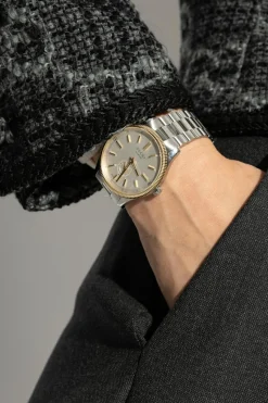 Gucci SREBRNY Zegarek `G-Timeless`