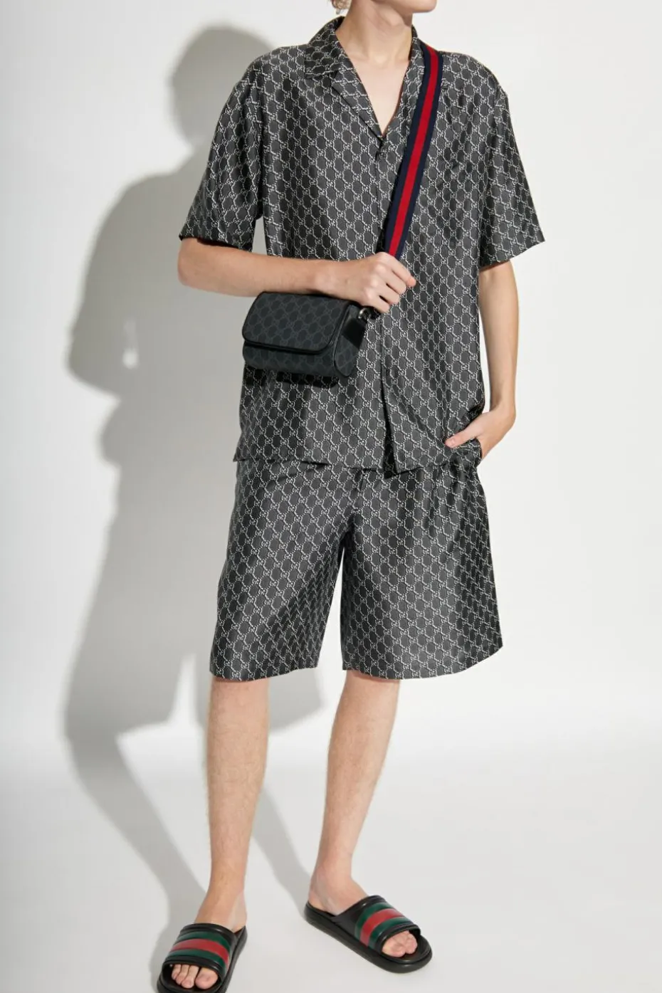 Gucci SZARY Szorty z monogramem