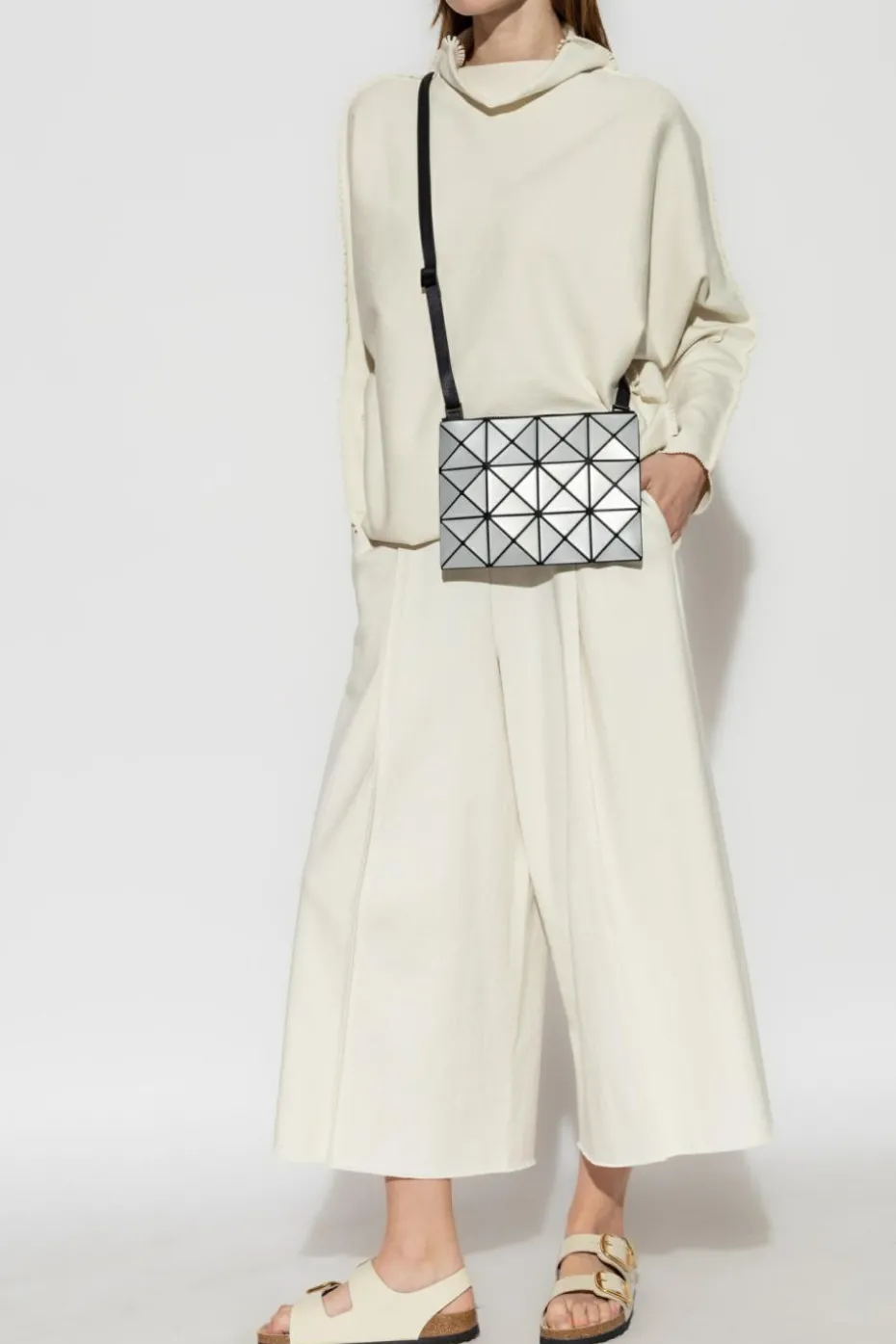 Issey Miyake kremowy Golf z dekoracyjnym wykończeniem