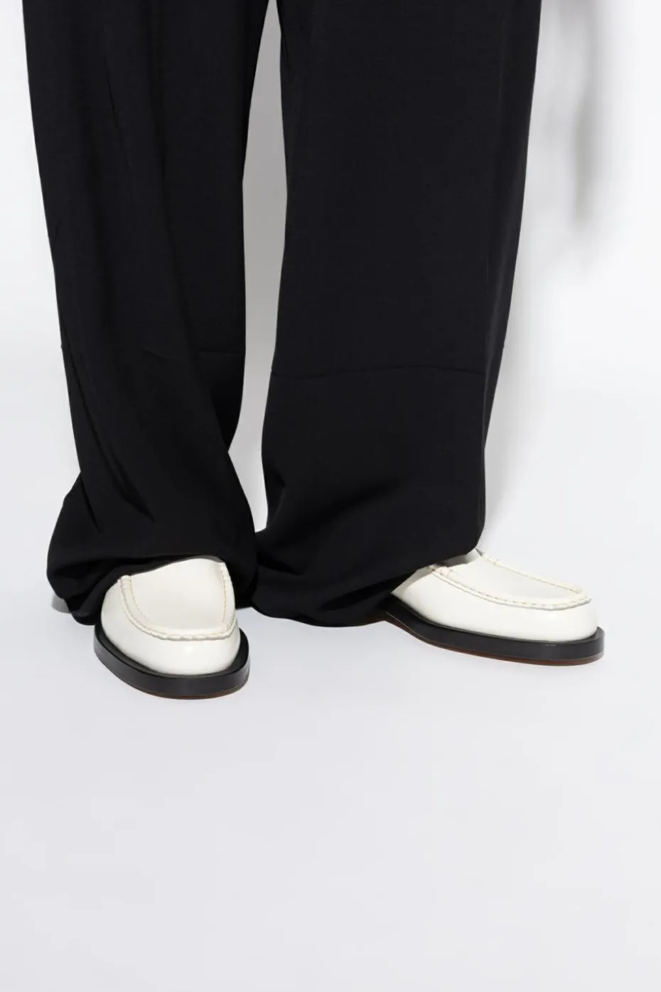 Jacquemus kremowy Buty typu `loafers`