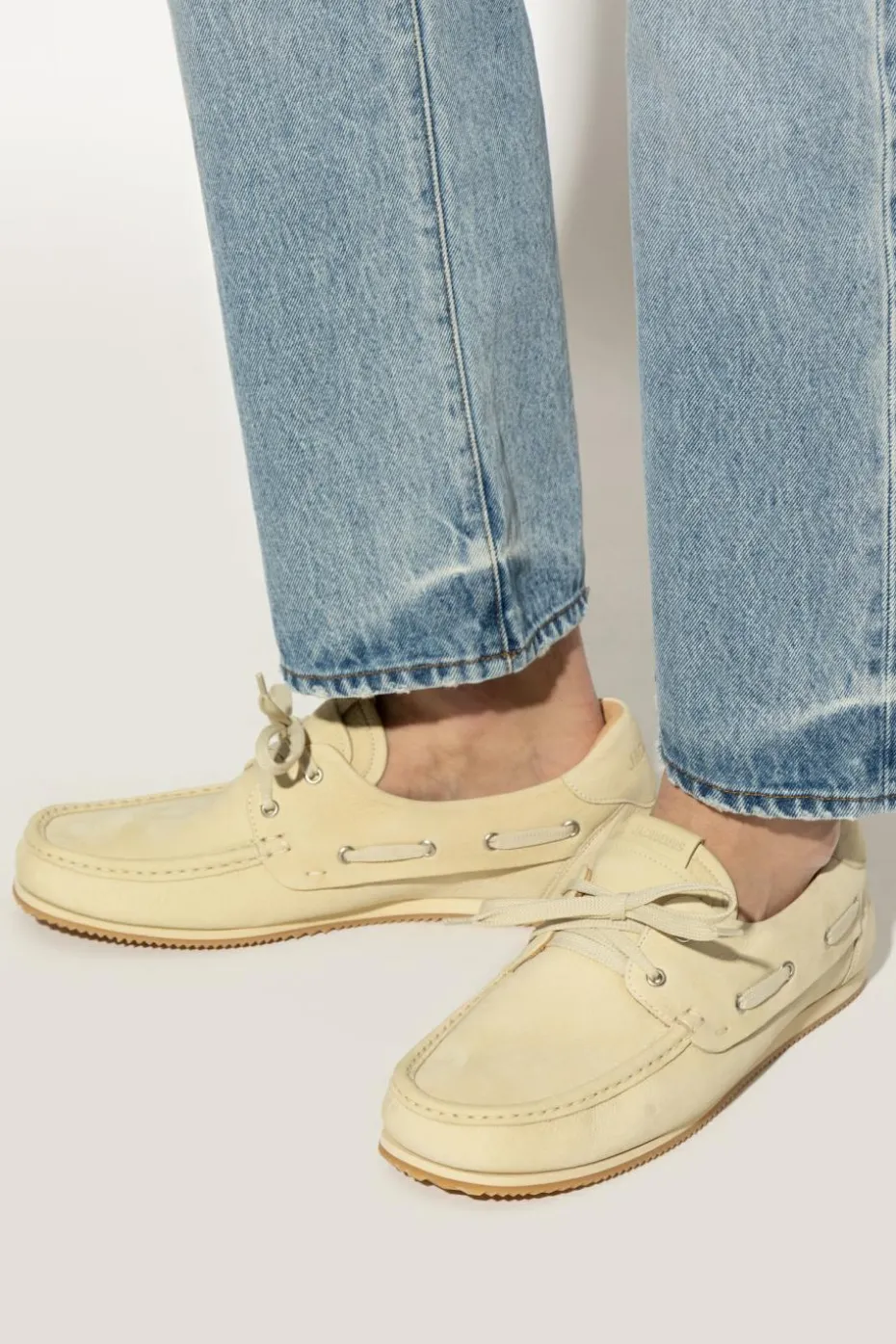 Jacquemus kremowy Skórzane buty `Les Batto`