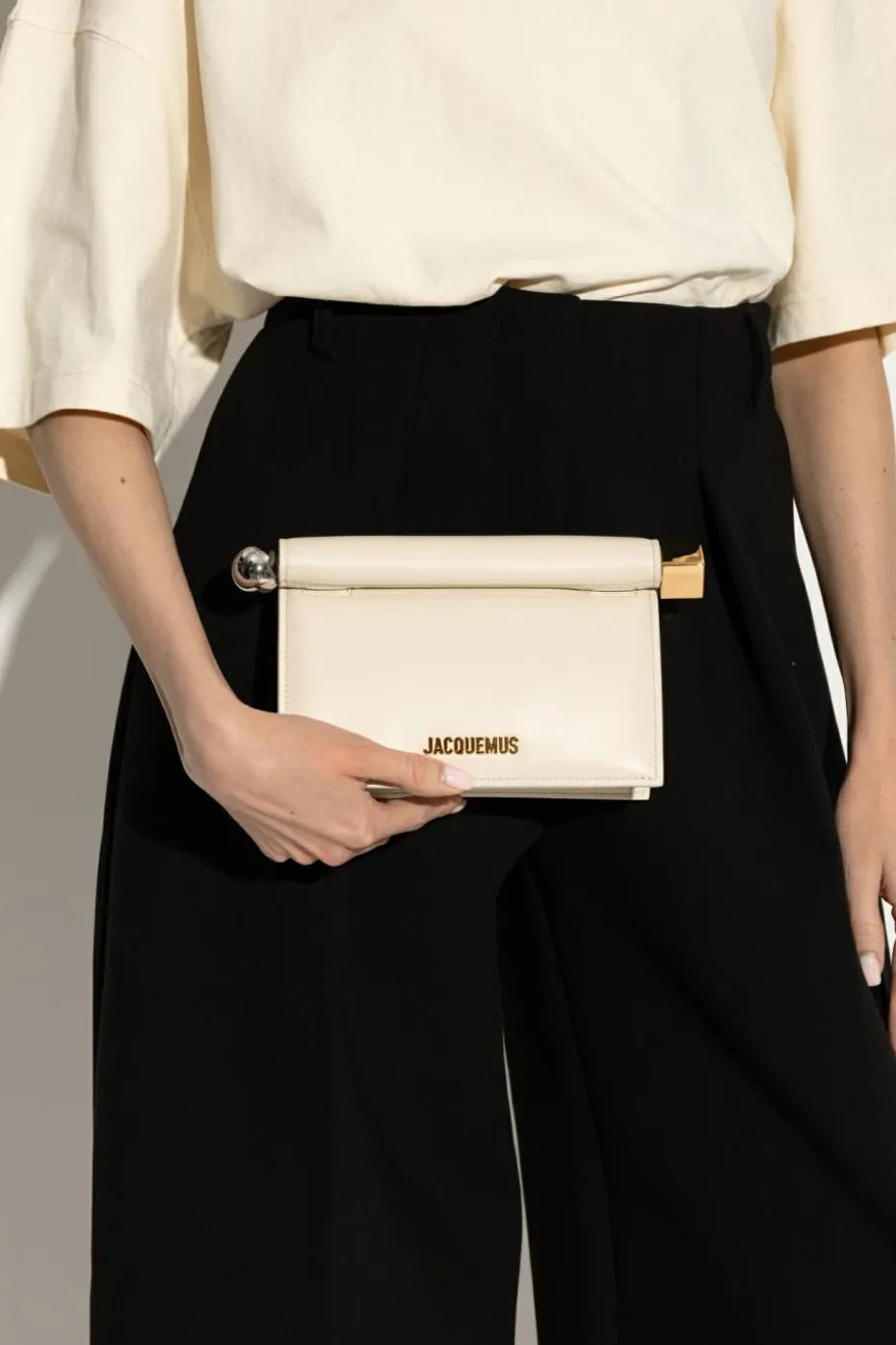 Jacquemus kremowy Torba do ręki `Rond Carré Small`