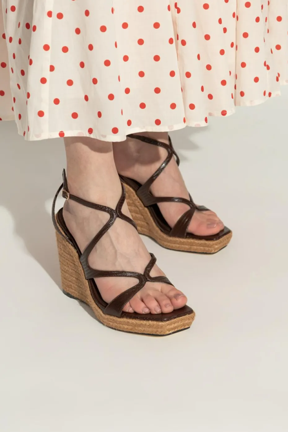 Jimmy Choo BRĄZOWY Sandały `Ayla` na koturnie