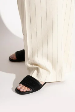 Jimmy Choo CZARNY Klapki `Joa`