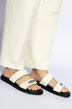 Jimmy Choo kremowy Klapki `Raiden`
