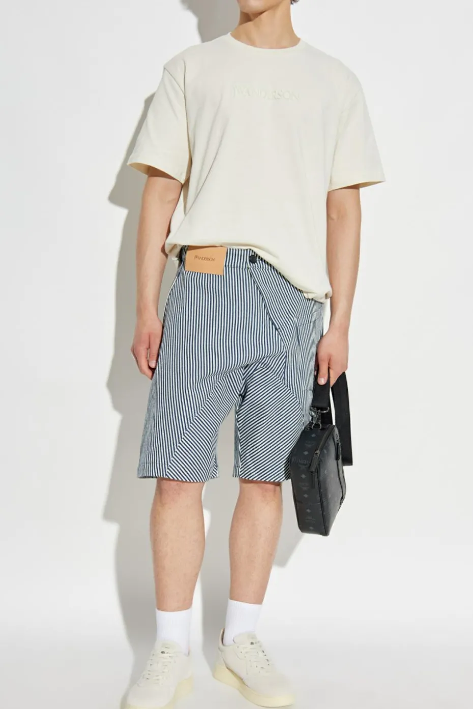 JW Anderson kremowy T-shirt z logo