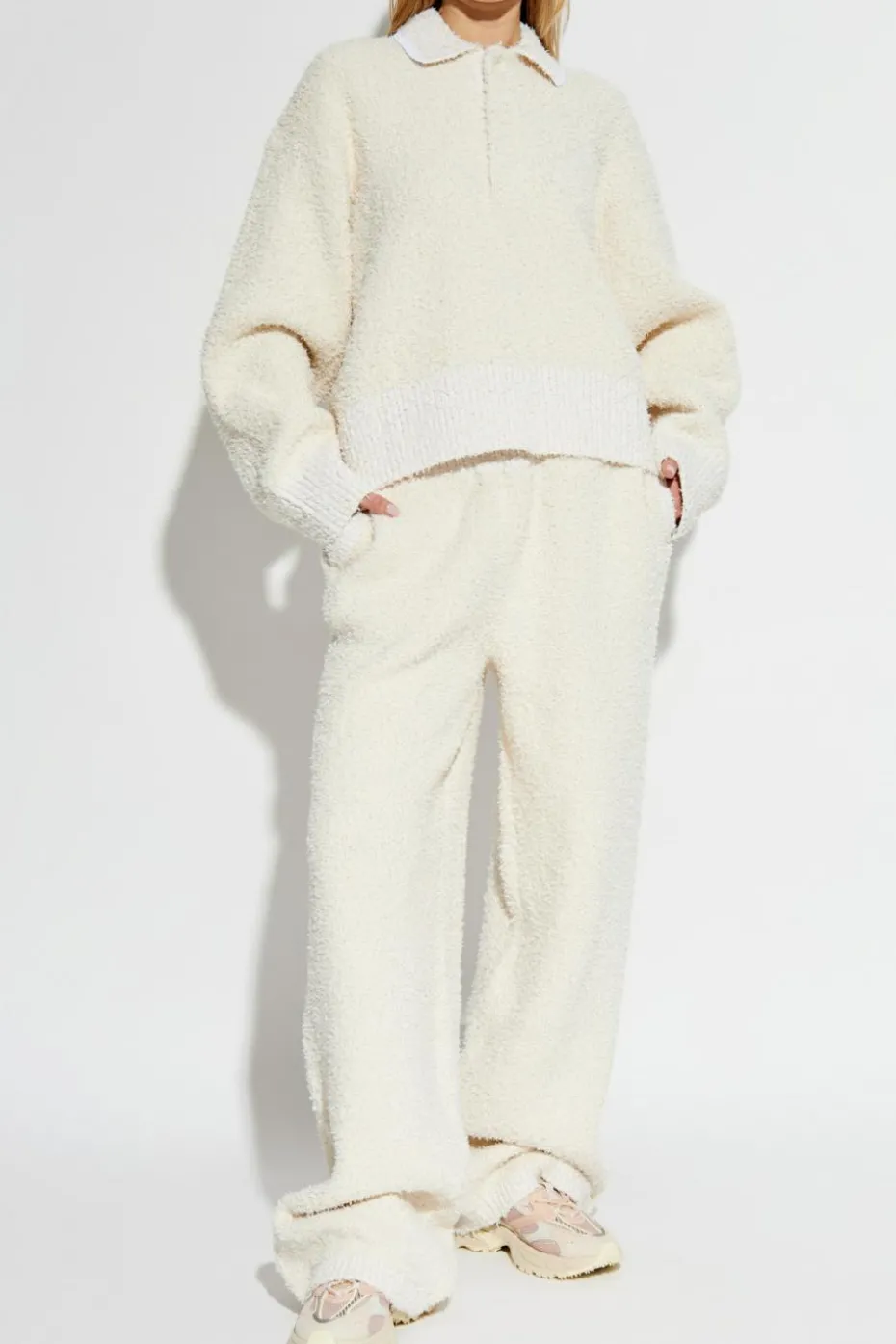 LACOSTE RUNWAY kremowy Spodnie z kieszeniami