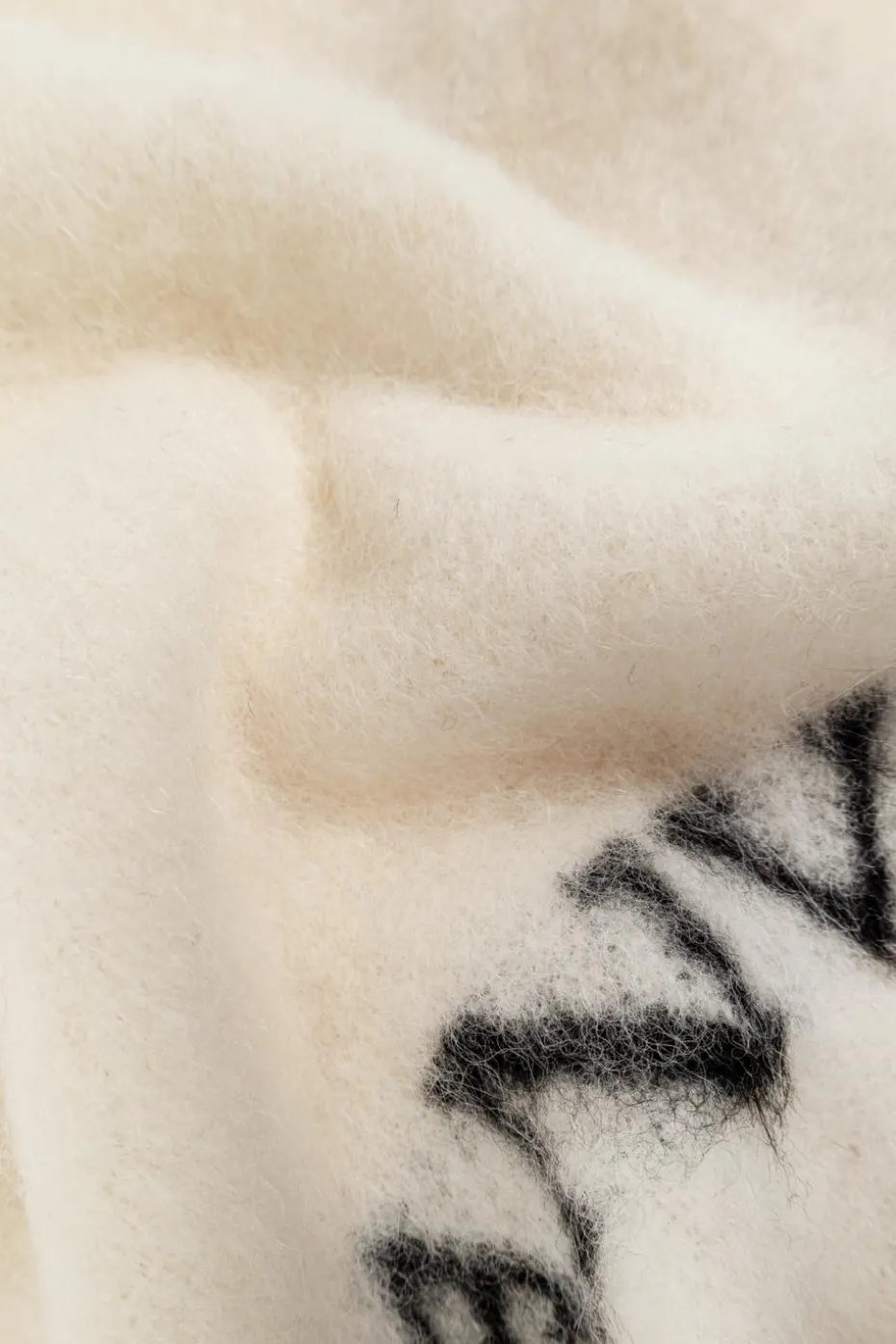 Lanvin kremowy Szal z logo