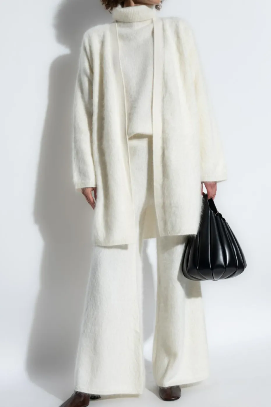 Lisa Yang kremowy Spodnie `Ellery`