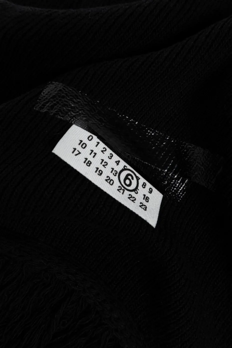 MM6 Maison Margiela CZARNY Szal z logo