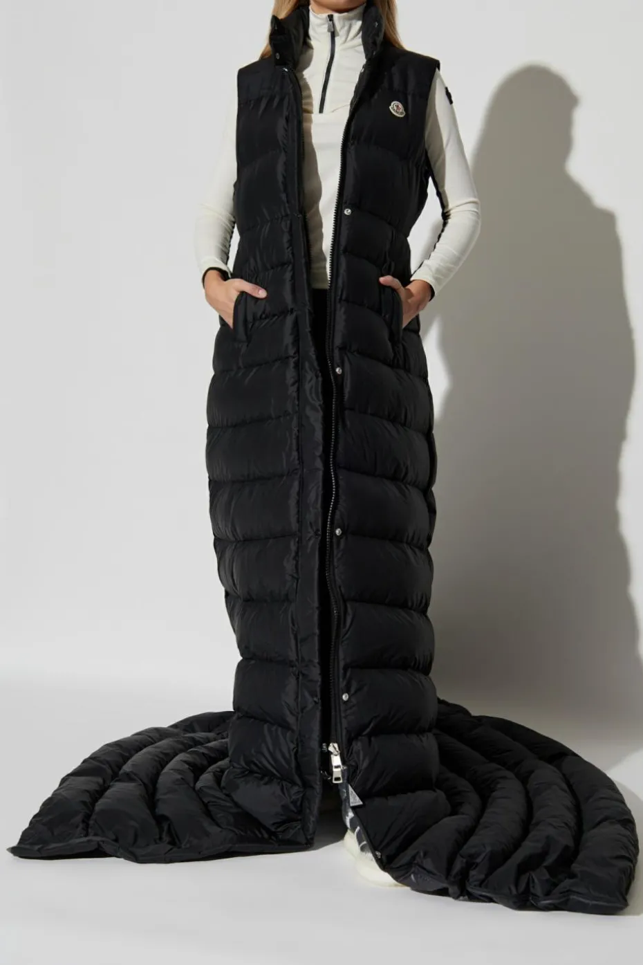 Moncler CZARNY Płaszcz puchowy `Verone` z kolekcji `RE/ICONS`