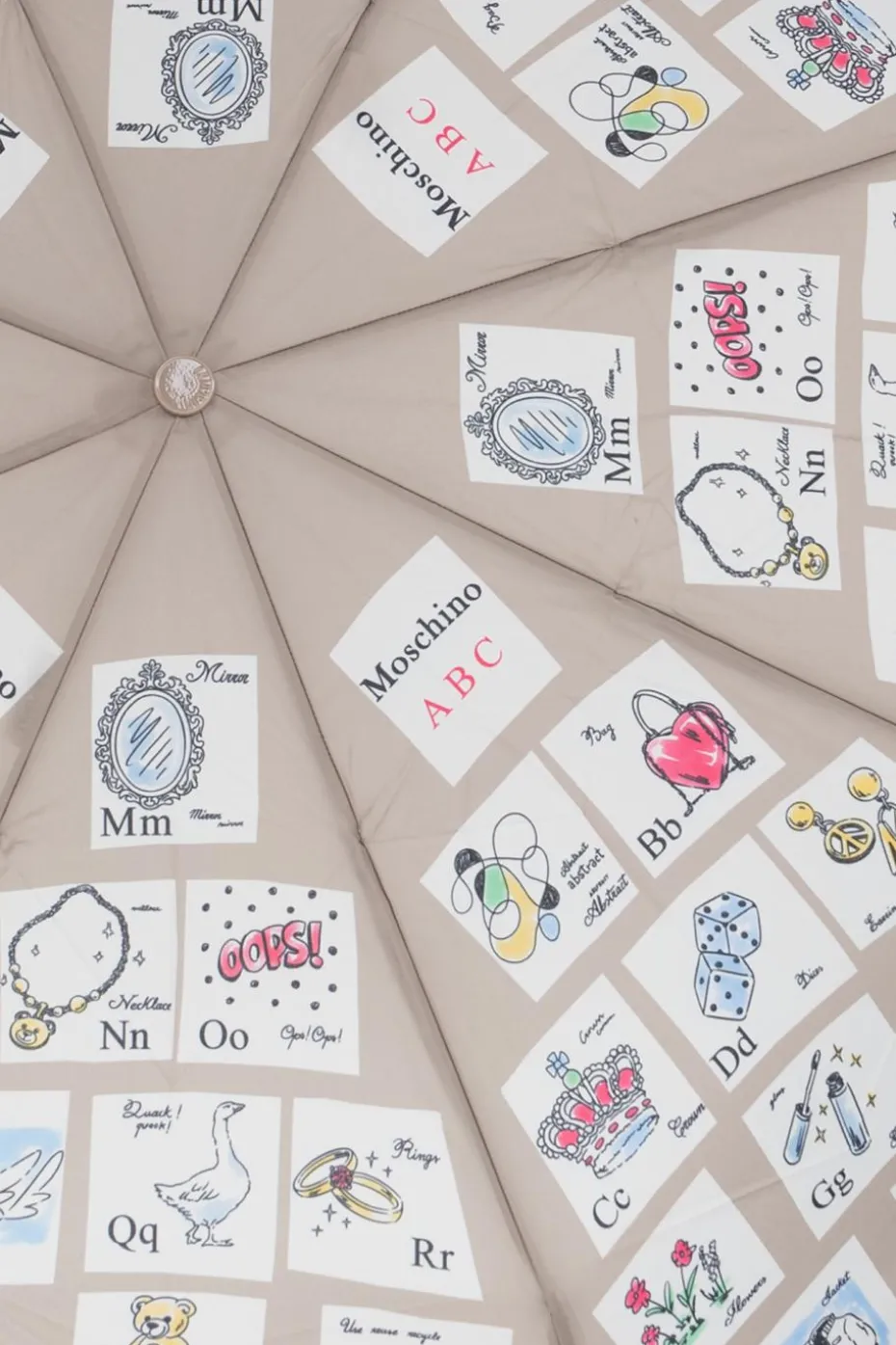 Moschino beżowy Składany parasol z logo