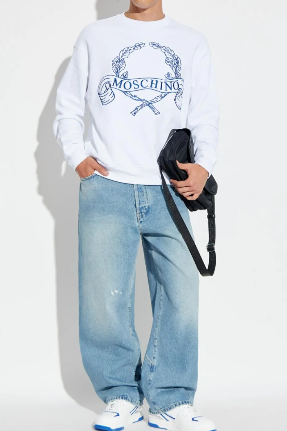 Moschino BIAŁY Bluza z wyszyciem