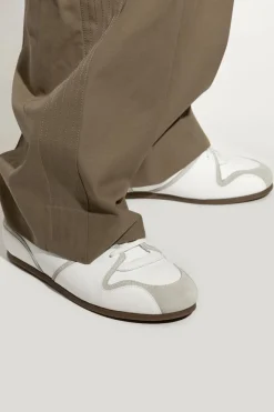 Moschino BIAŁY Skórzane buty sportowe
