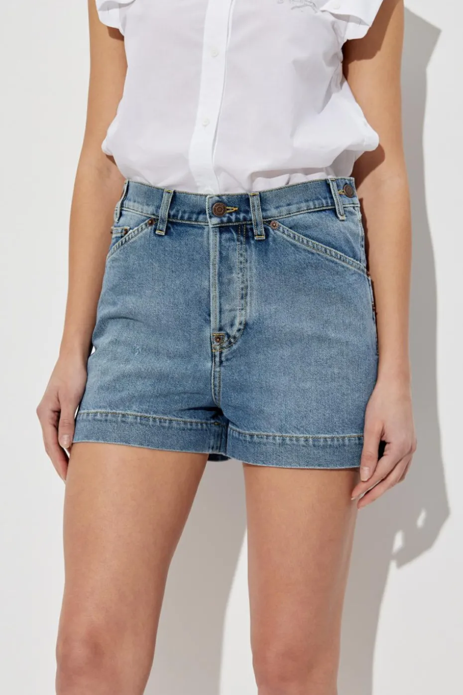 Moschino NIEBIESKI Jeansowe szorty z efektem `vintage`