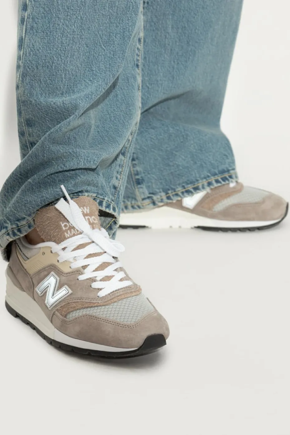 New Balance beżowy Buty sportowe `U997MG`