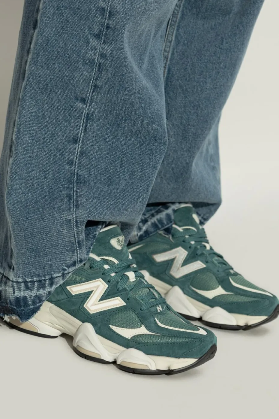 New Balance ZIELONY Buty sportowe `U9060EEK`