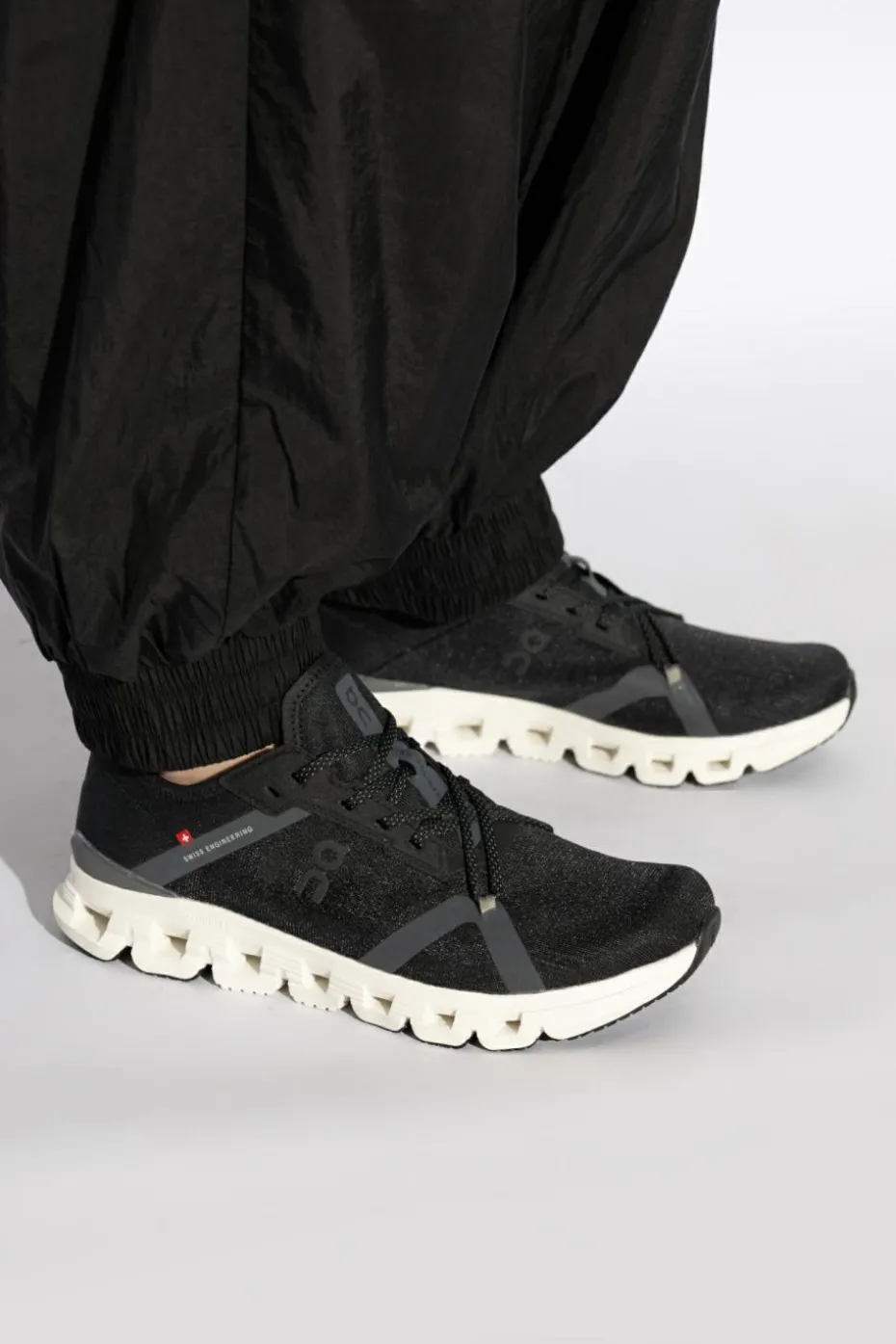 On Running CZARNY Buty treningowe `Cloud X 4 AD`