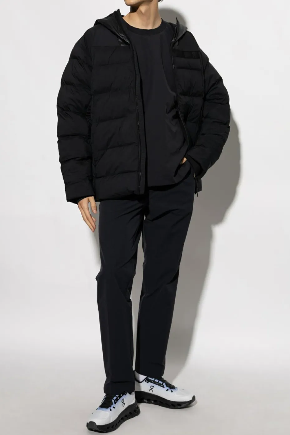 On Running CZARNY Ocieplana bluza