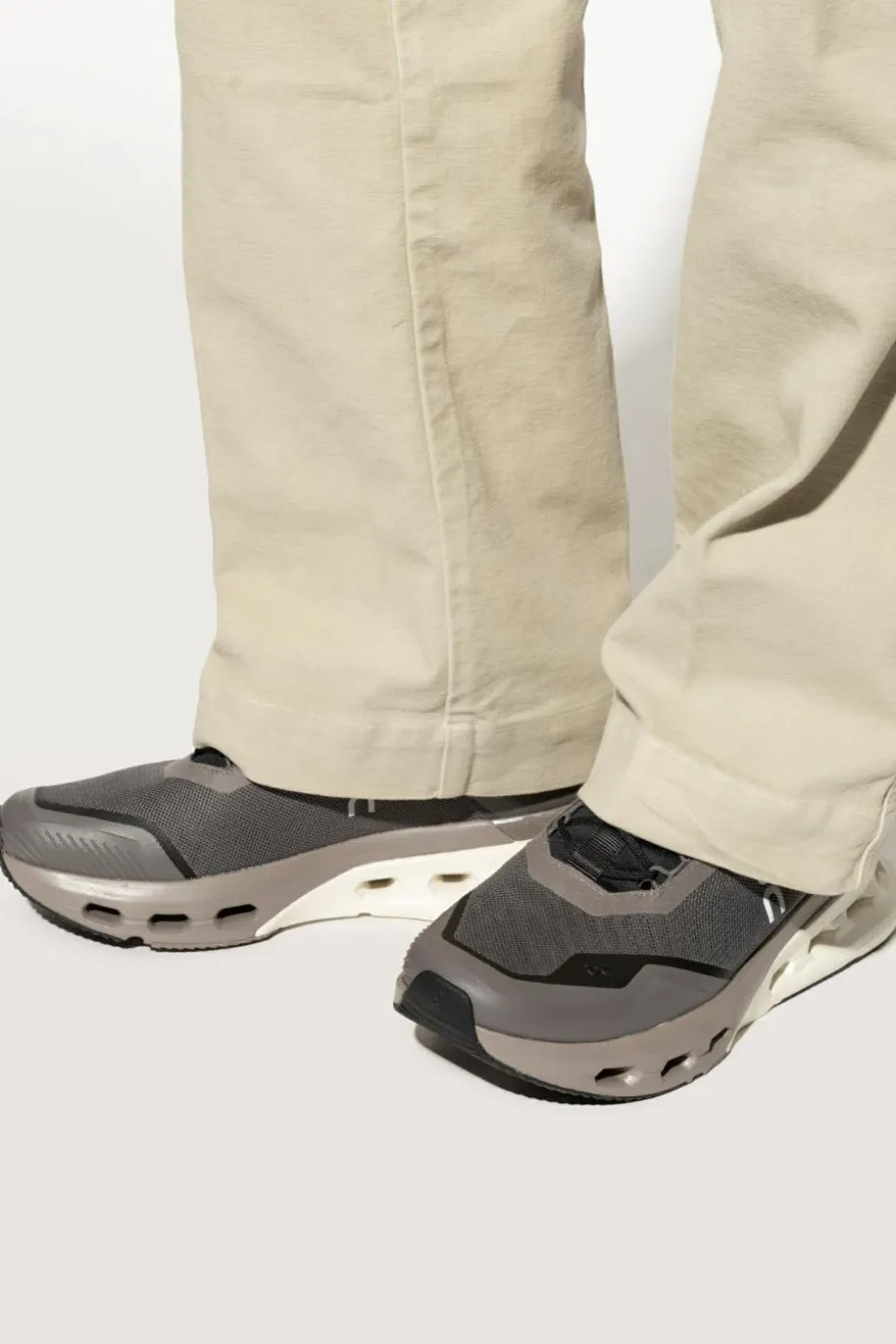 On Running SZARY Buty sportowe `Cloudnova X`