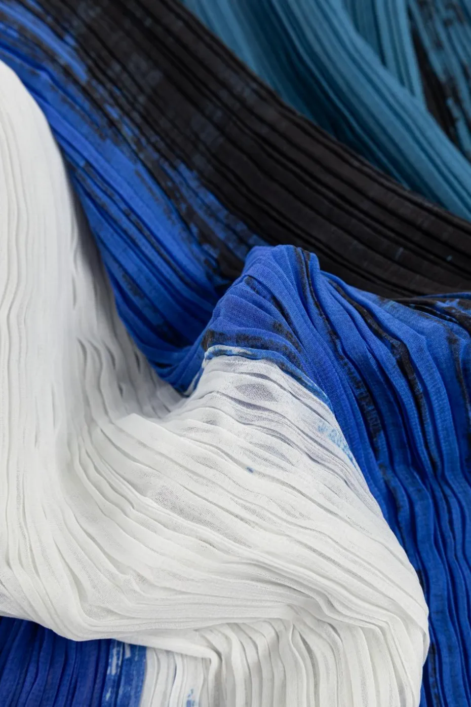 Pleats Please Issey Miyake NIEBIESKI Plisowany szal