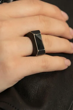 Rick Owens CZARNY Sygnet z efektem `vintage`