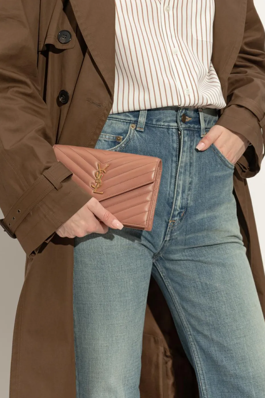 Saint Laurent RÓŻOWY Portfel `Cassandre` na łańcuchu