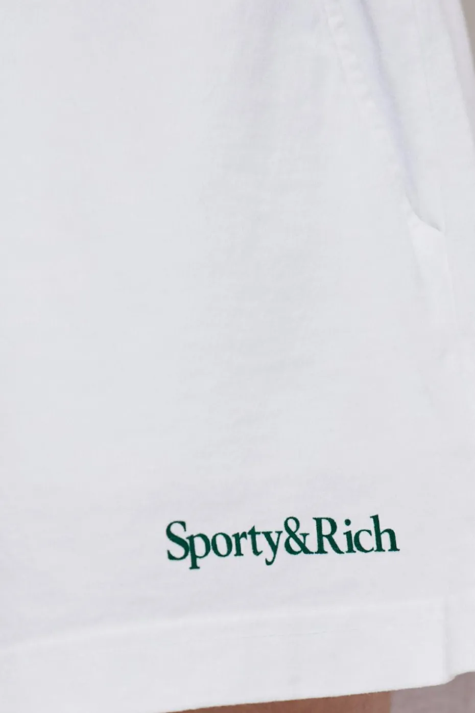 Sporty & Rich BIAŁY Szorty z kolekcji `Preppy`