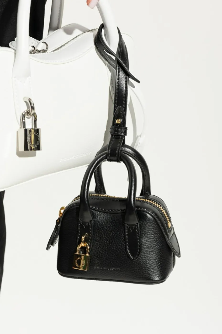 Stella McCartney CZARNY Torba do ręki