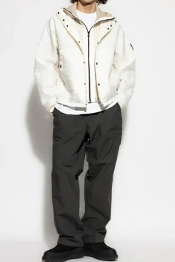 Stone Island kremowy Pikowana kurtka z odpinanym kapturem