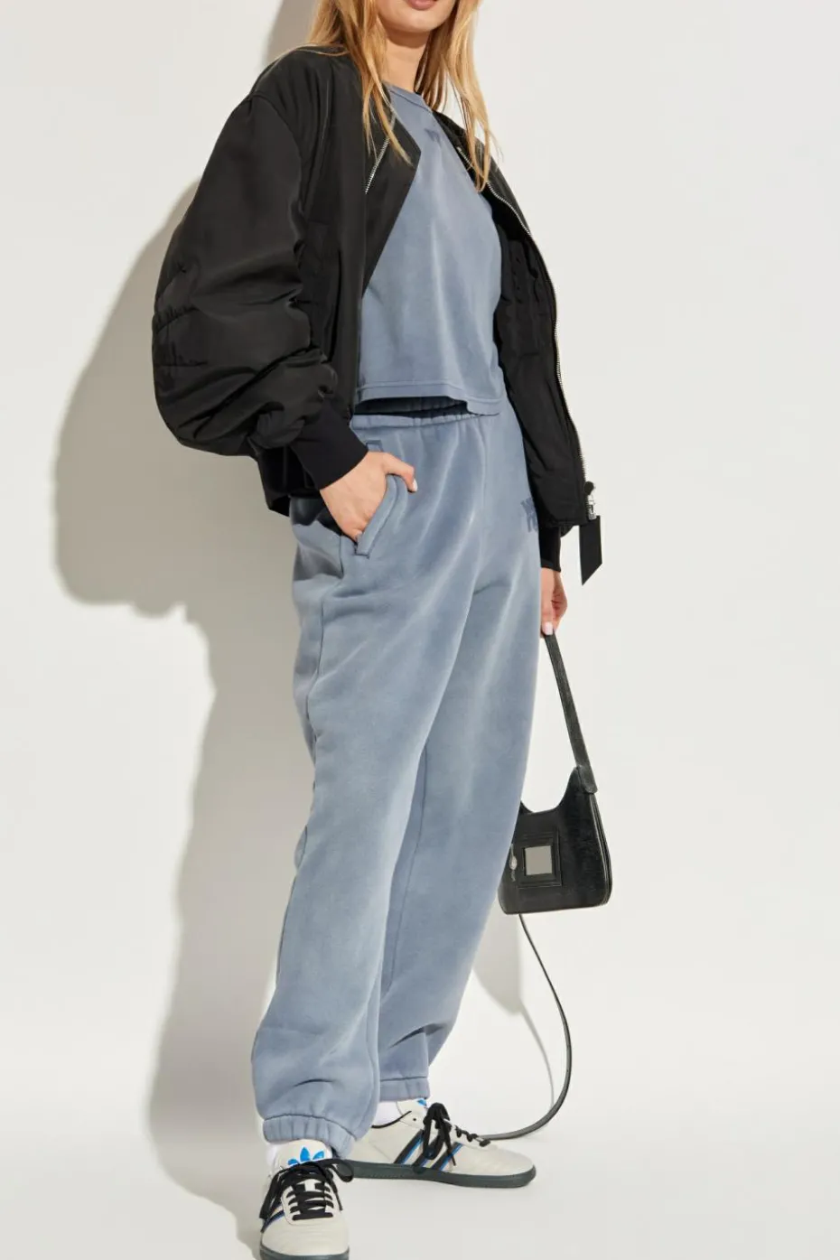 T by Alexander Wang NIEBIESKI T-shirt z nadrukowanym logo