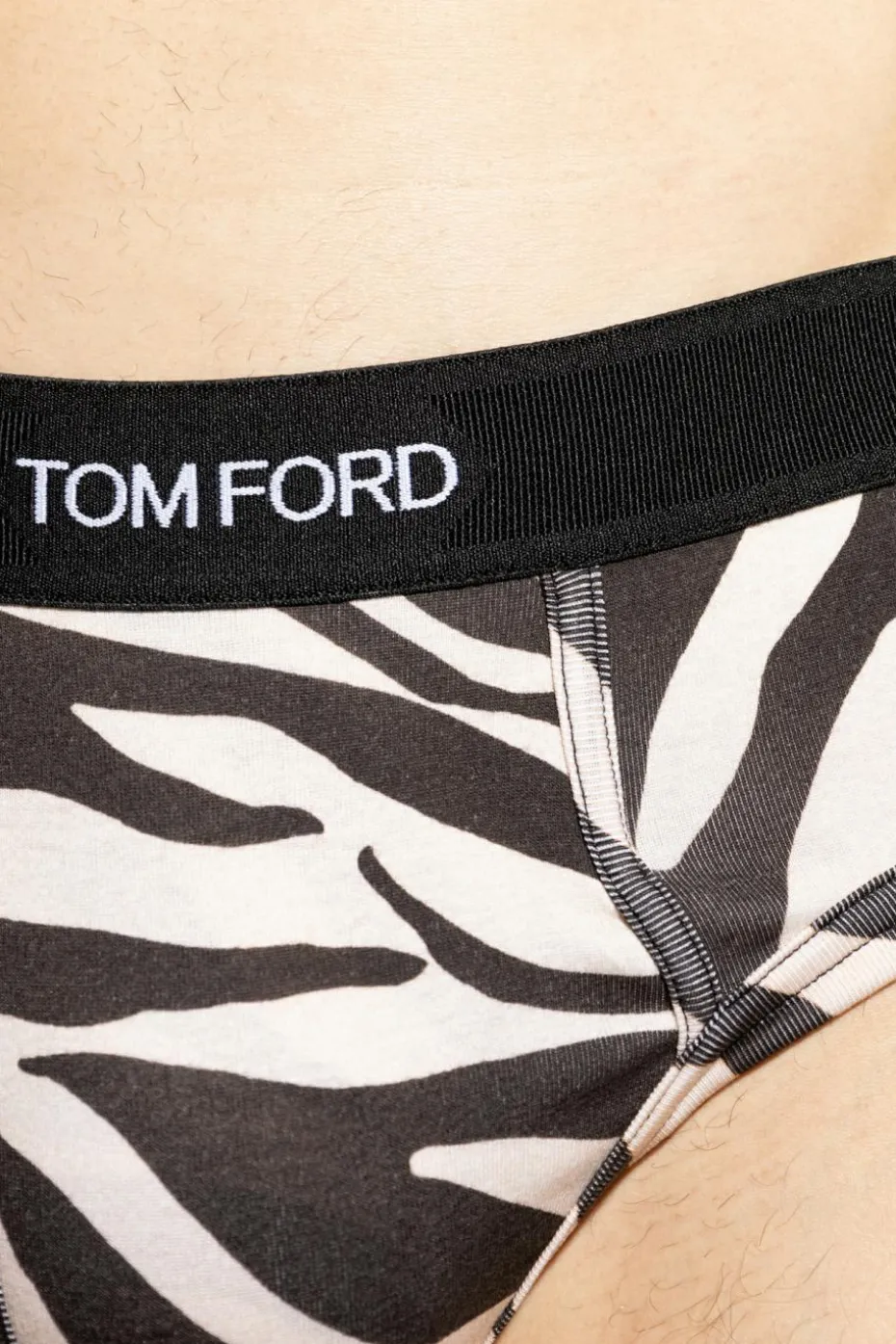 Tom Ford kremowy Slipy z logo