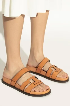 Tory Burch BRĄZOWY Skórzane klapki `Ines`