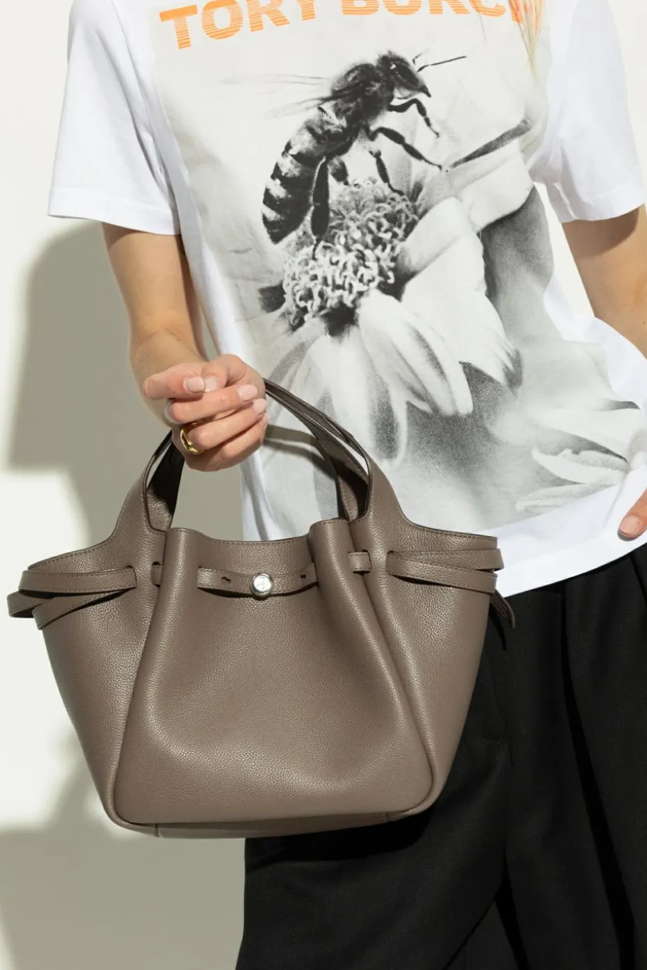 Tory Burch BRĄZOWY Torba do ręki `Romy`