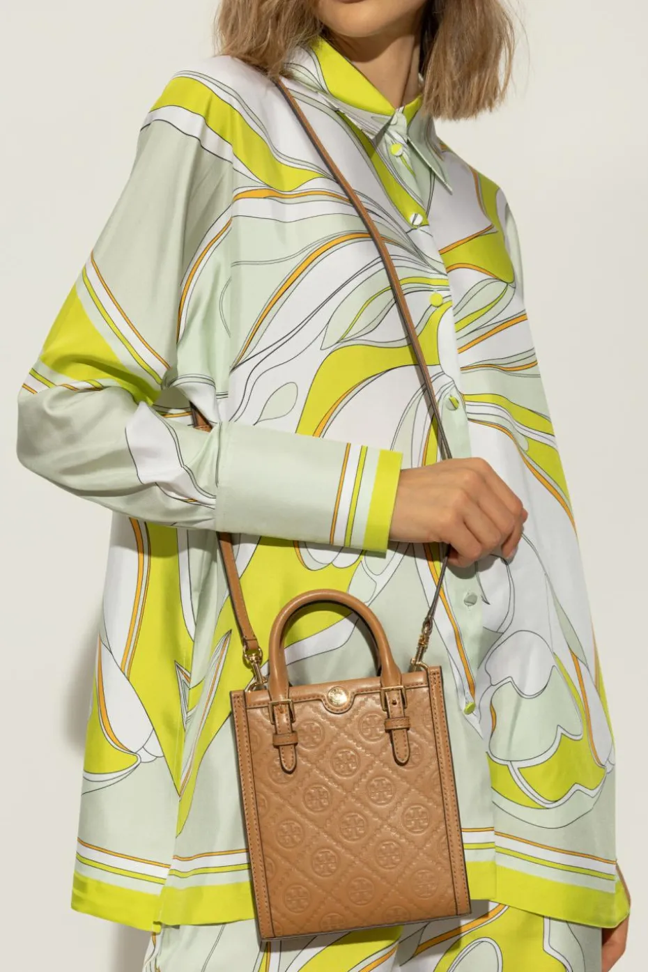 Tory Burch BRĄZOWY Torba na ramię `T-Monogram Mini`